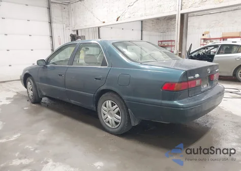 1997 Toyota Camry Le/Xle z USA, uszkodzony, nr VIN JT2BF22K4V0006191